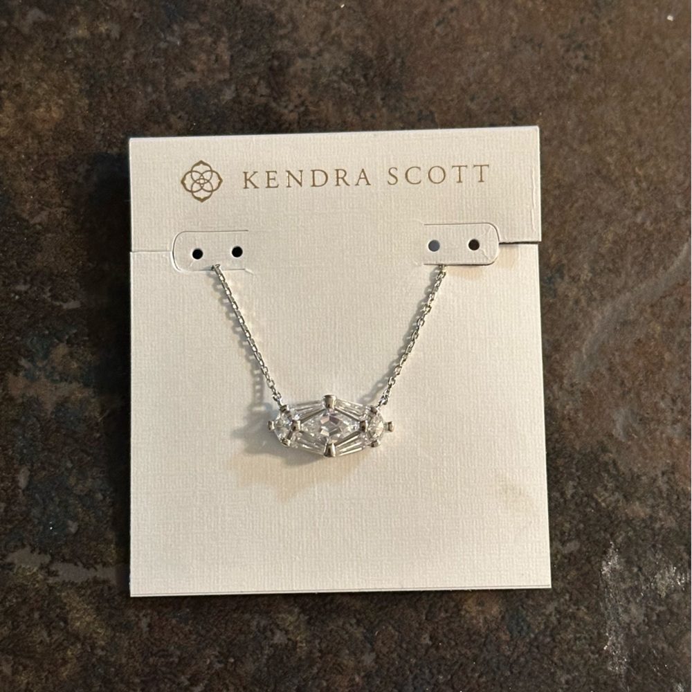 Kendra Scott Silver Lindy Necklace
